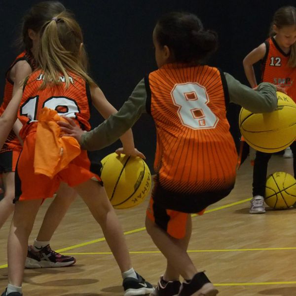 Fes-te sòcia del Xamba al club esportiu de bàsquet de Vilafranca del Penedès